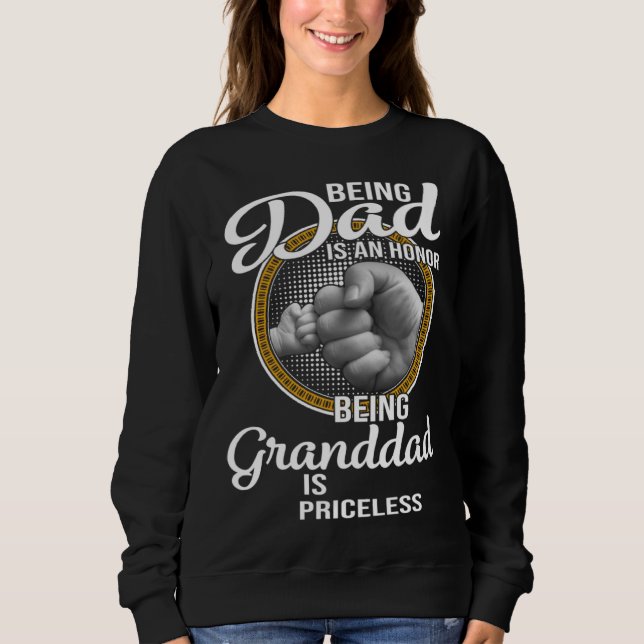 Camiseta Being Dad Is An Honor Being Granddad Is Priceless  (Frente)