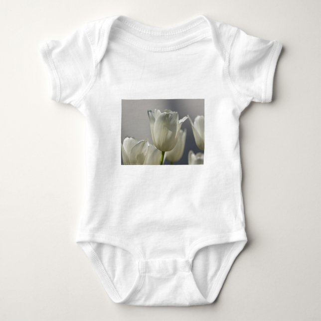 Camiseta Belas Tulipas Brancas de Primavera (Frente)