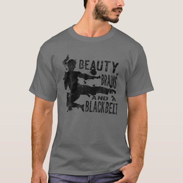 Camiseta Beleza Engraçada Cria Cinto Preto | Karate Quo (Frente)