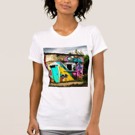 Camiseta Beleza na destruição Grafite Colorido abandonado
