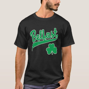 Camiseta Belfast Esportes Script Shamrock Impressão Verde B
