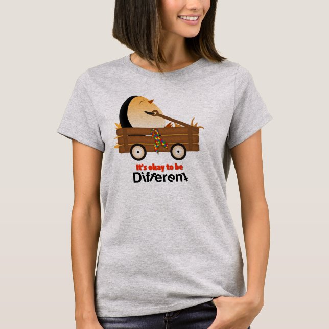 Camiseta Bella Ringer de Diferente# Mulher (Frente)