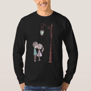 Camiseta Belo Casal Beijando Sob O Gal Feliz Lamppost