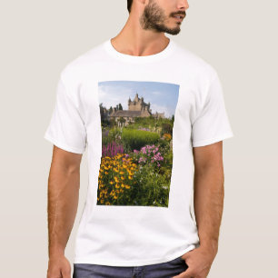 Camiseta Belos jardins e famoso castelo na Escócia