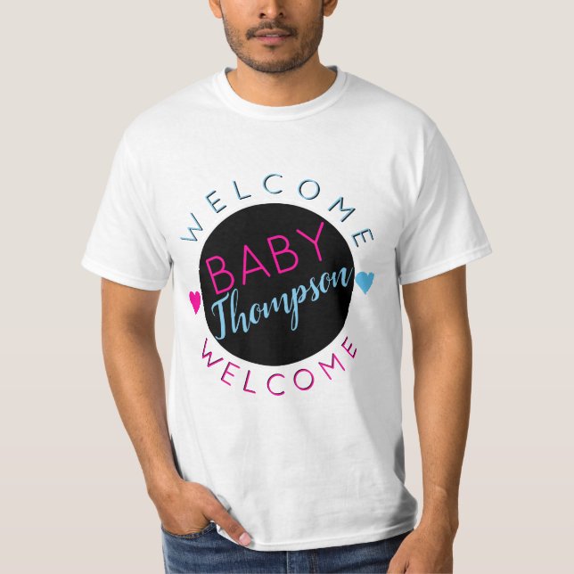 Camiseta Bem-vindo Baby| Rodas de Equipe Rosa e Azul (Frente)