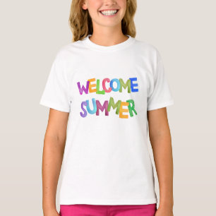 Camiseta bem-vindo verão tipografia colorida de férias