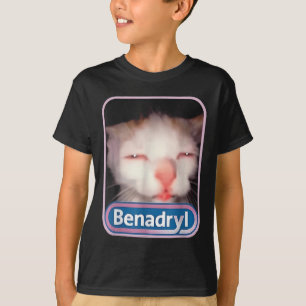 Camiseta Benadryl Meme Cat Engraçados Gatos Adolescentes Ca