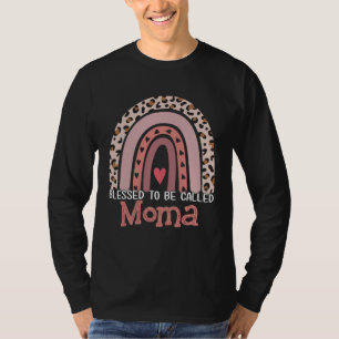 Camiseta Bendita por ser chamada de Moma Impressão de leopa
