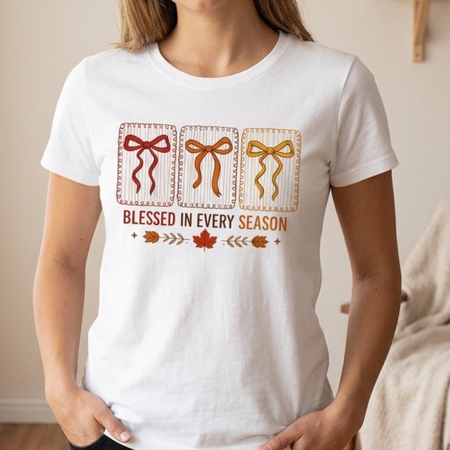 Camiseta Bendito em Todas as Estações (Blessed in Every Season T-Shirt | Thanksgiving Autumn Floral Women's Tee)