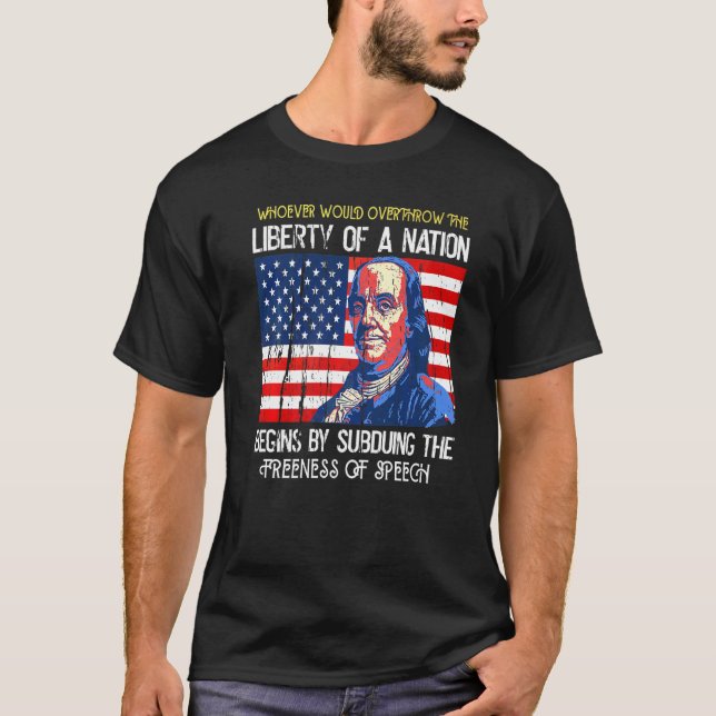 Camiseta Benjamin Franklin Alerta A América Sobre A Morte D (Frente)