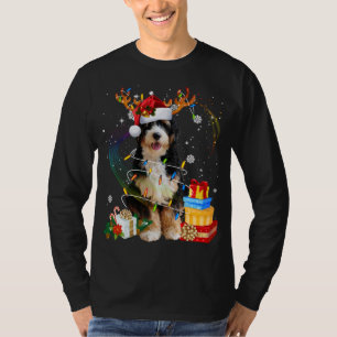 Camiseta Bernedoodle Christmas Reindeers Papais noeis Light