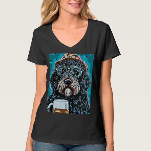 Camiseta Bernedoodle segurando uma caneca de cerveja (Frente)