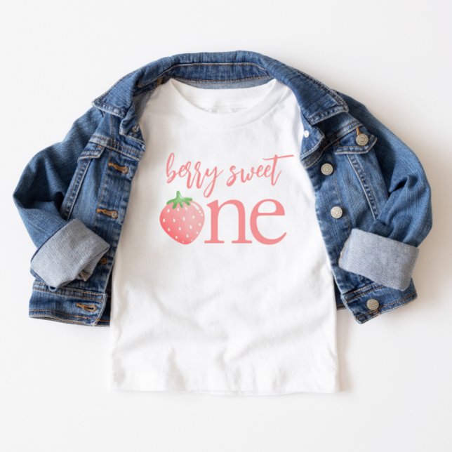 Camiseta Berry Sweet One Strawberry First Birday Shirt (Criador carregado)