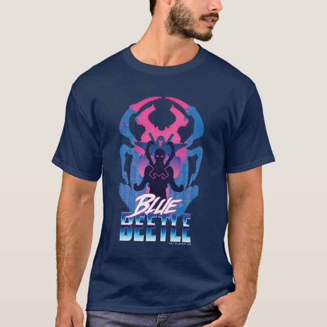 Camiseta Besouro Azul Retrowave Versus Gráfico (Frente)