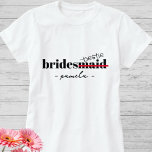 Camiseta Bestie Bridesmaid Bachelorette<br><div class="desc">Faça sua festa de noiva especial com nossa camiseta personalizada da Bridesmaid Bestie. Mostre seu melhor estado de amigo e camisetas na festa de solteira. Perfeito para uma festa de casamento divertida e moderna!</div>