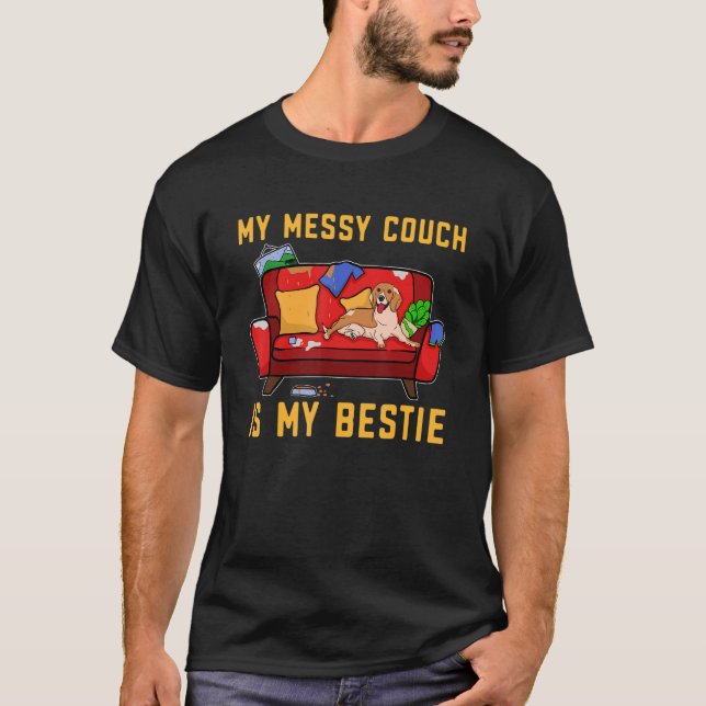 Camiseta Bestie Mensageiro Couch Cute Chaotic Dog Diversão  (Frente)