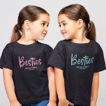 Camiseta Besties Bonitas BFF Melhores Amigos Seu Nome Teal<br><div class="desc">Nossa camiseta personalizada de 'Melhores Amigos' é perfeita para celebrar seu vínculo especial com seu melhor amigo! A escrita moderna e moderna fará com que esta design única se sobressaia. Personalize-o com seus nomes personalizados e no ano desde que sua amizade começou. Quer você esteja na cidade ou jantando em...</div>