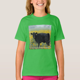 Camiseta Bezerro Preto em um Campo de Girassóis