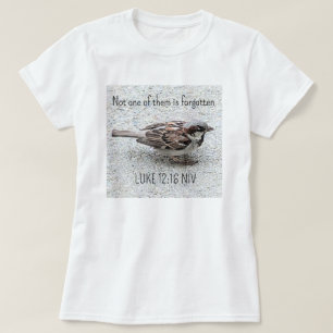 Camiseta Bíblia de Fotografia de Pássaro Sparrow em forma m