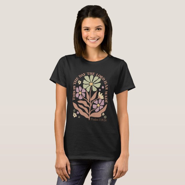 Camiseta Bíblia Versos de Flor Selvagem (Frente Completa)