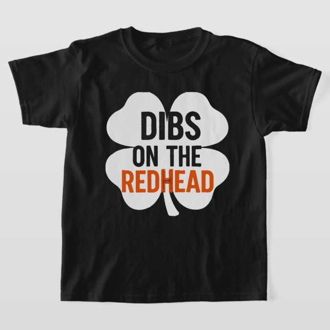 Camiseta Bíblias irlandesas de Shamrock na Rua das ruivas. (Postura )