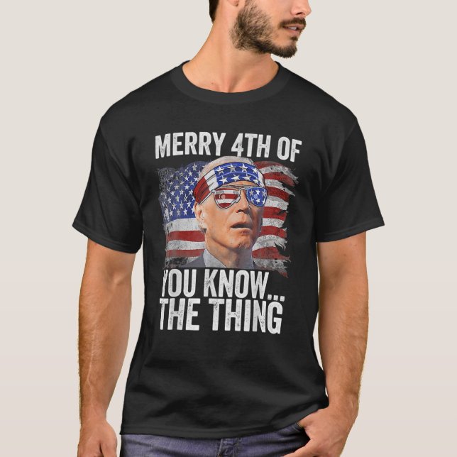 Camiseta Biden Feliz 4 De Vocês Sabem... A Coisa (Frente)