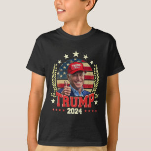 Camiseta Biden Vestindo Trump Red Hat Shirt Engraçado Trump