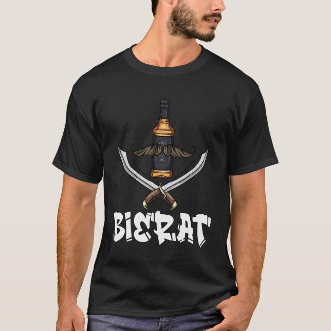 Camiseta Bierat a Pirate with beard and beer on pirate ship (Frente)