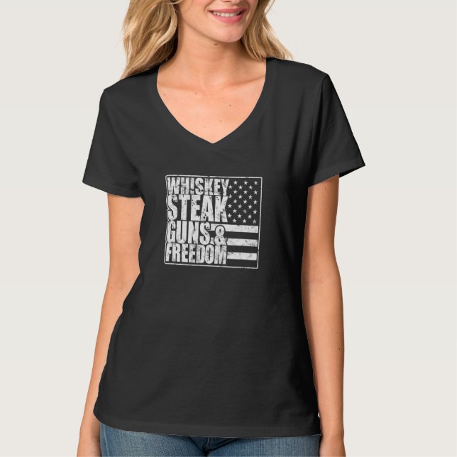 Camiseta Bife de Whiskey Armas & Liberdade  carne (Frente)