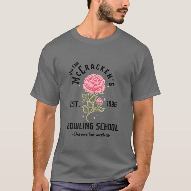 Camiseta Big Ern Mccracken Boliche School, Flor Est.1996 (Frente)