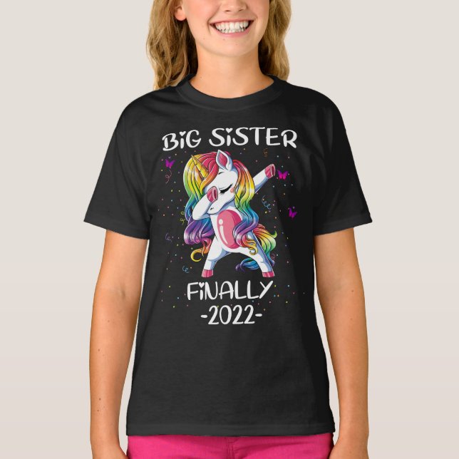 Camiseta Big irmã unicorn Finalmente 2022 (Frente)
