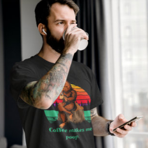 Camiseta Bigfoot Café da Manhã Me Faz Cagar Engraçado 