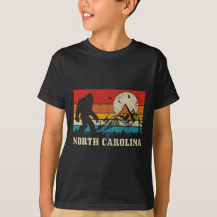 Camiseta Bigfoot Carolina do Norte Montanhas Vintage Caminh