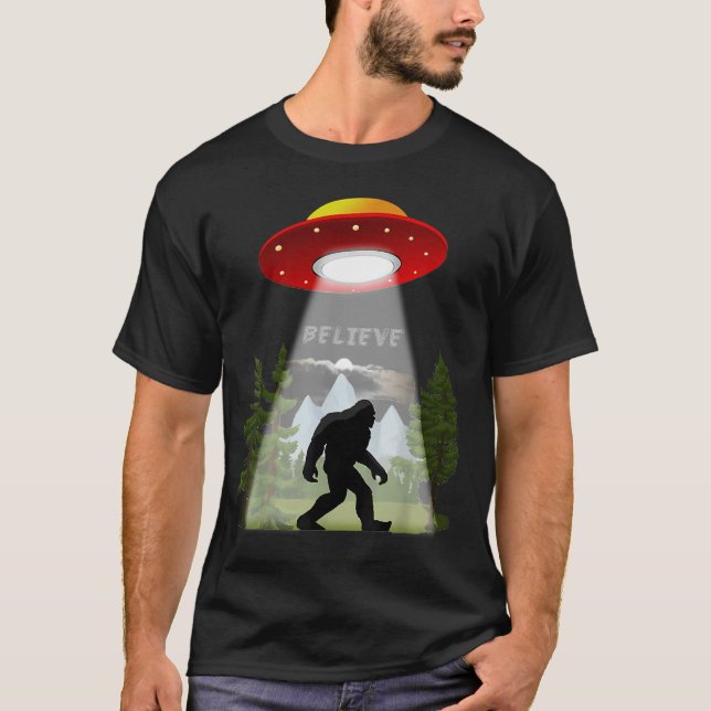 Camiseta Bigfoot Engraçado Rock and Roll EUA (Frente)