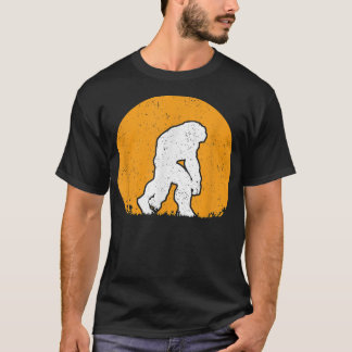 Camiseta Bigfoot Night Stroll! Cool Full Moon & Trees Sasqu