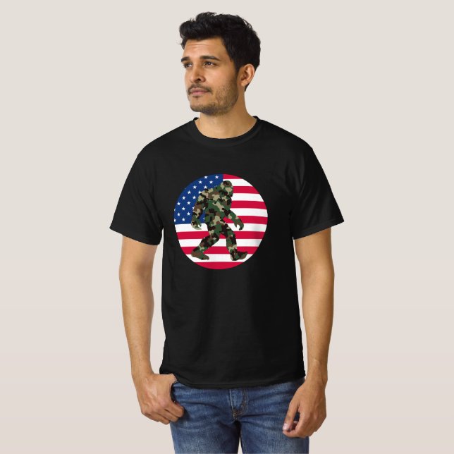 Camiseta Bigfoot Sasquatch Camo (Frente Completa)