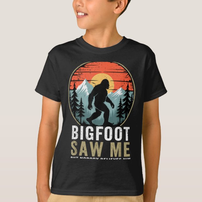 Camiseta Bigfoot Saw Me But Nobody Believes Him Humor Funny (Frente)