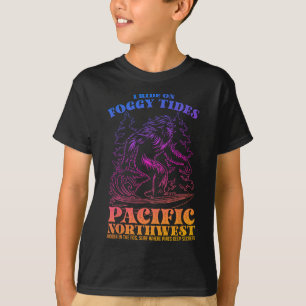Camiseta Bigfoot Surfando Eu Cavalgo Nas Marés Nebulosas Pa