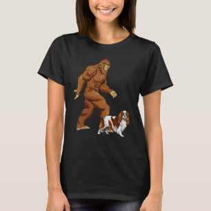Camiseta Bigfoot Walking Cavalier King Charles Spaniel