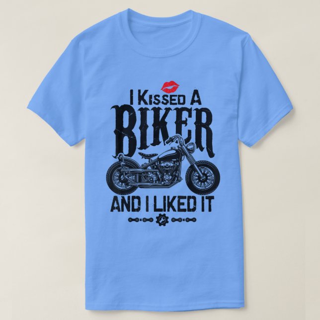 Camiseta Bikers Motorcycling Eu Beijei Um Biker E Eu Gostei (Frente do Design)
