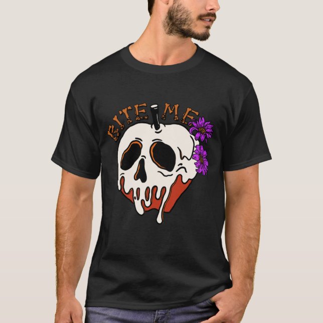 Camiseta Bite Me - Halloween Skull Poison Apple & Flowers (Frente)