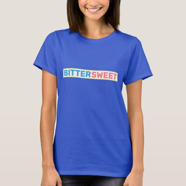 Camiseta Bittersweet em Texto Azul e Vermelho (Frente)