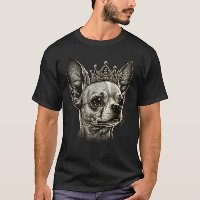 Camiseta Black and White Chihuahua Dog on Crown Chihuahua (Frente)
