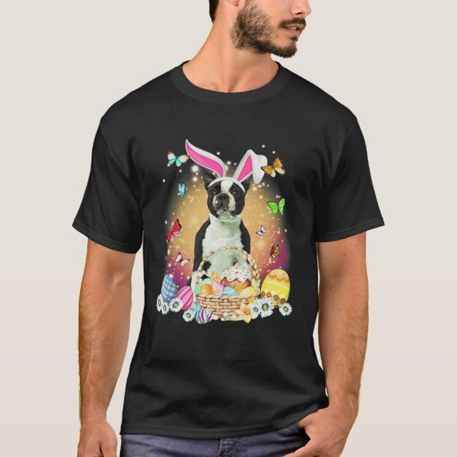 Camiseta Black Boston Terrier Dog Bunny Easter Eggs Basket  (Frente)