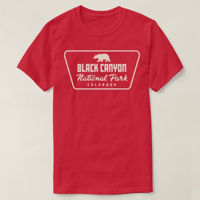 Camiseta Black Canyon National Park Bear Crachá Tan (Frente do Design)