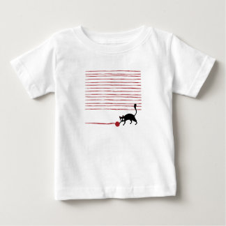 Camiseta Black Cat Playing With a Ball of Wool Illustration