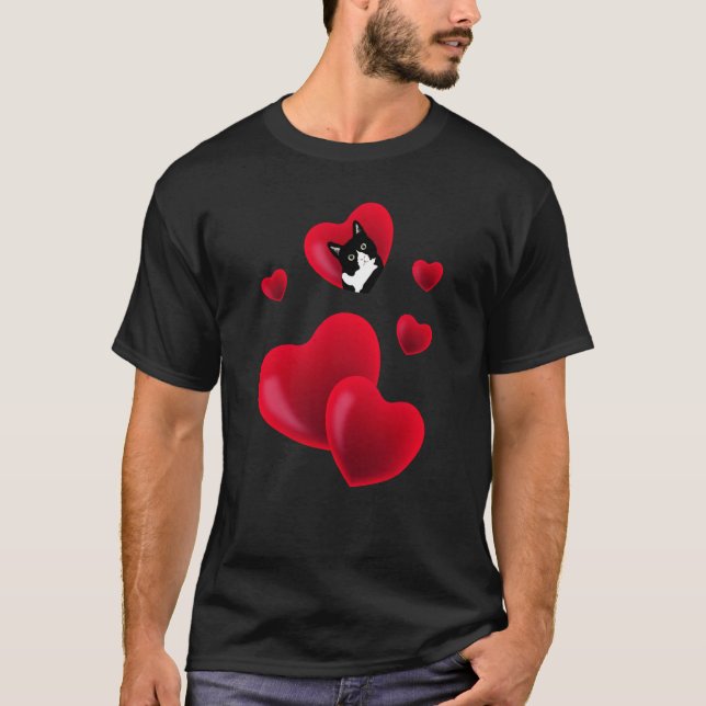 Camiseta Black Cat Watching Heart Love Valentine Kitty (Frente)