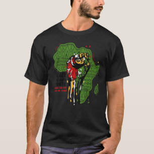 Camiseta Black Power Fist African orgulho Flag Africa Map B