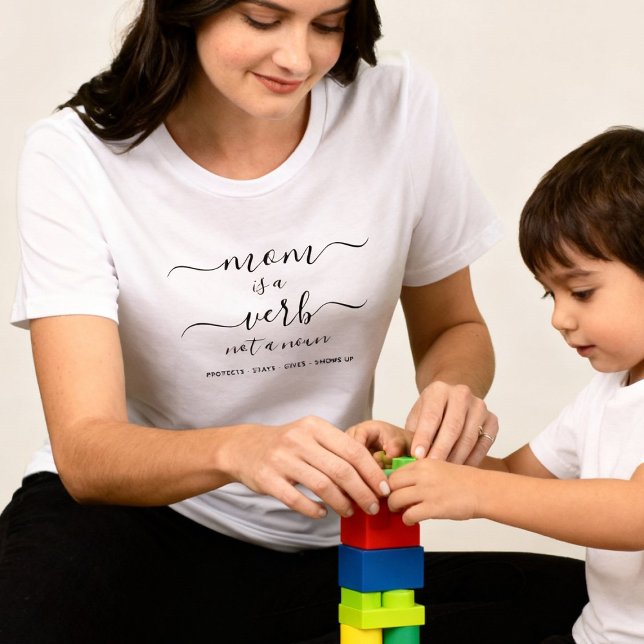 Camiseta Black Script Mom Is a Verb Mother Keepsake (Criador carregado)