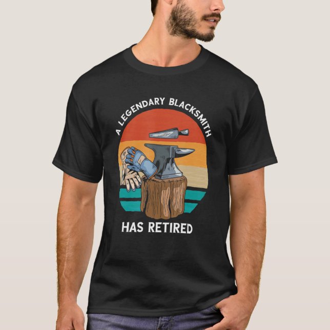 Camiseta Blacksmithing Retro Legenda Aposentada Forg (Frente)